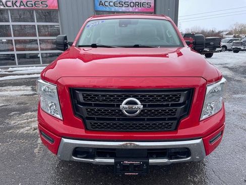 Used 2022 Nissan Titan SV w/ SV Convenience Package image 2