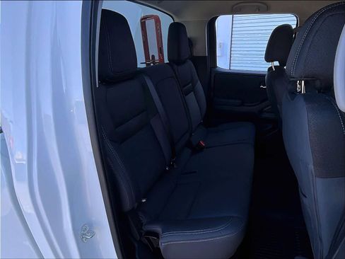 Used 2024 Nissan Frontier SV w/ Technology Package image 15