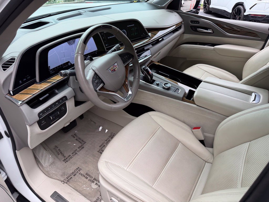 Used 2021 Cadillac Escalade Premium Luxury Platinum w/ LPO, Radiant Package AWD/4WD image 24