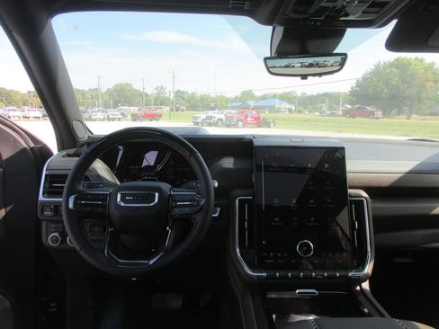 New 2026 GMC Yukon Denali Ultimate AWD/4WD image 16