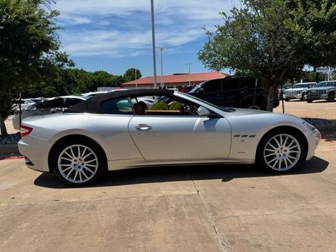 Used 2017 Maserati GranTurismo Convertible RWD image 27