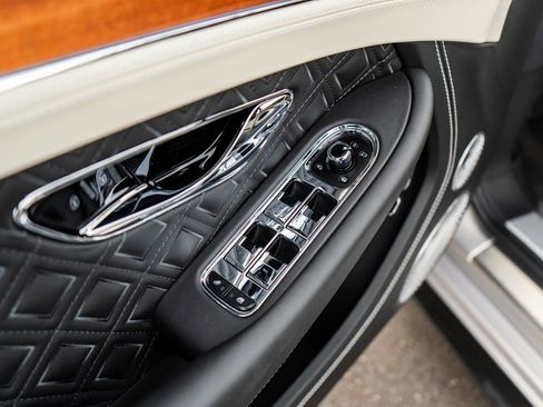 Used 2023 Bentley Continental GT Azure image 24