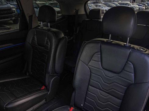 Certified 2022 Kia Telluride SX w/ SX Prestige Package image 32