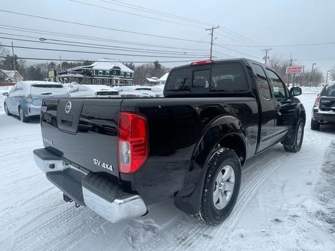 Used 2012 Nissan Frontier SV w/ SV Premium Utility Pkg image 4