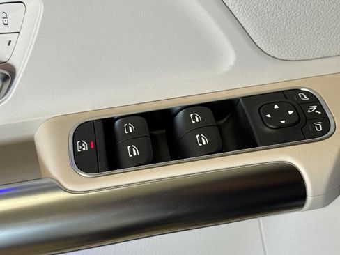 New 2025 Mercedes-Benz GLA 250 image 13