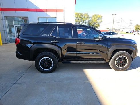 Used 2025 Toyota 4Runner TRD Off-Road image 8