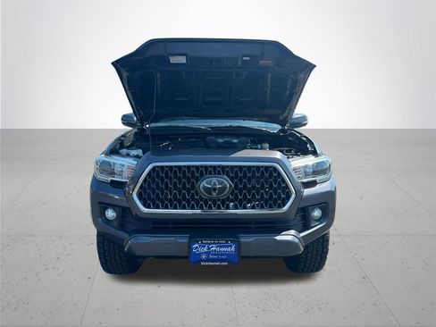 Used 2018 Toyota Tacoma TRD Sport AWD/4WD image 4