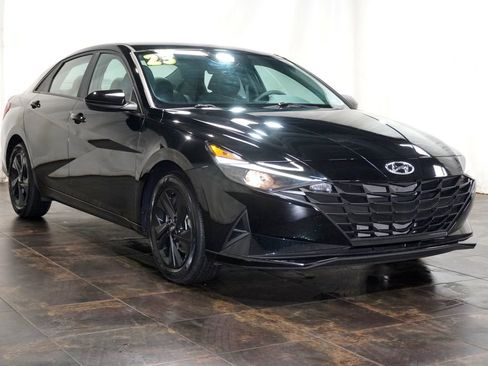 Used 2023 Hyundai Elantra SEL FWD image 1