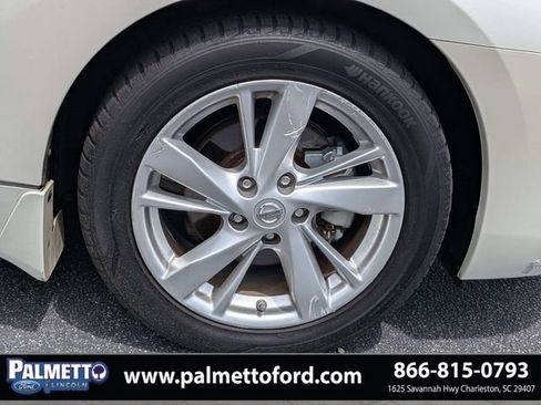 Used 2014 Nissan Altima 2.5 SL w/ Moonroof Package FWD image 11