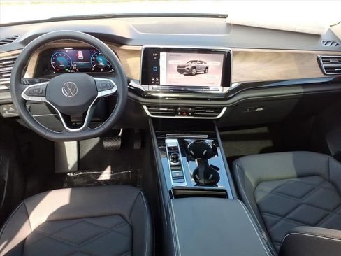 New 2026 Volkswagen Atlas SE FWD image 7
