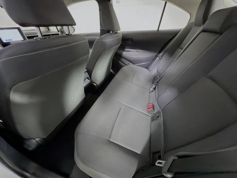 Used 2025 Toyota Corolla LE image 28
