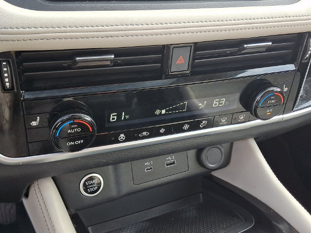 Used 2023 Nissan Rogue SL AWD/4WD image 17