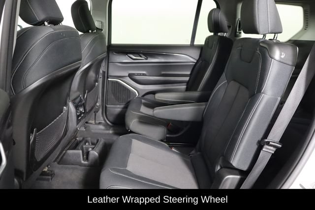 Used 2022 Jeep Grand Cherokee L Laredo w/ Luxury Tech Group I AWD/4WD image 16