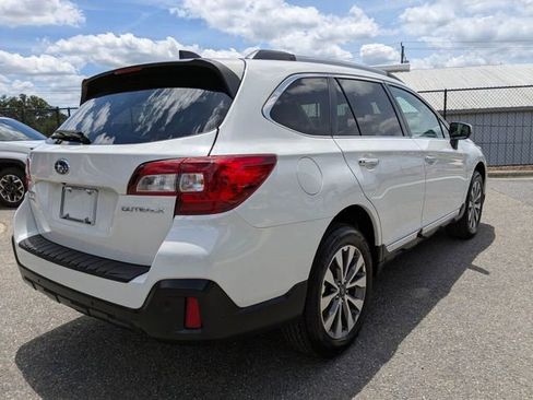 Used 2019 Subaru Outback 2.5i Touring w/ Popular Package #3A AWD/4WD image 10