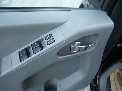 Used 2017 Nissan Frontier SV image 15