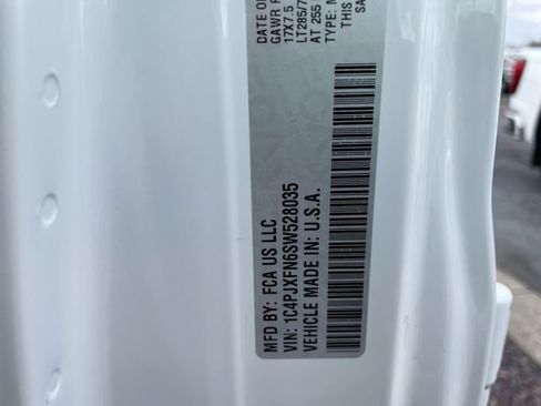 Used 2025 Jeep Wrangler Unlimited Rubicon image 25