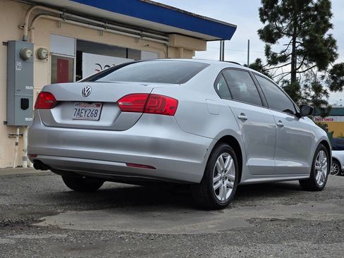 Used 2013 Volkswagen Jetta S image 12