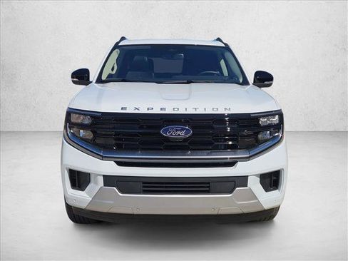 Used 2025 Ford Expedition Max Platinum AWD/4WD image 2