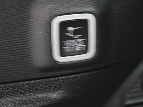 Used 2024 Jeep Grand Cherokee Altitude image 9