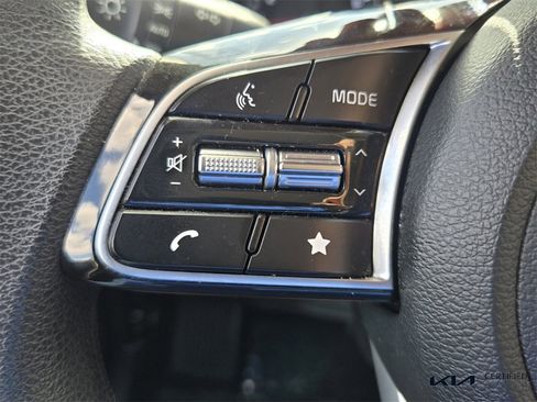 Certified 2022 Kia Forte LXS w/ LXS Technology Package image 28