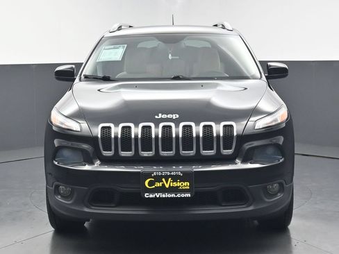 Used 2018 Jeep Cherokee Latitude w/ Safety Group AWD/4WD image 7