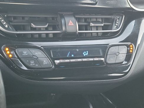 Used 2018 Toyota C-HR XLE image 29