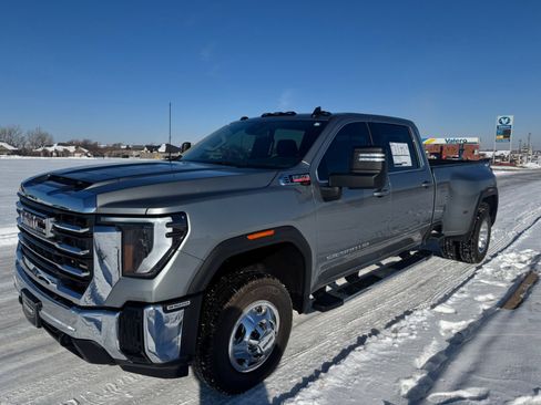 New 2026 GMC Sierra 3500 SLE w/ SLE Value Package image 7