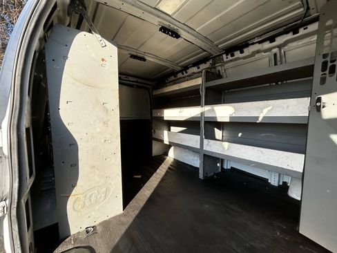 Used 2017 Chevrolet Express 2500 image 24