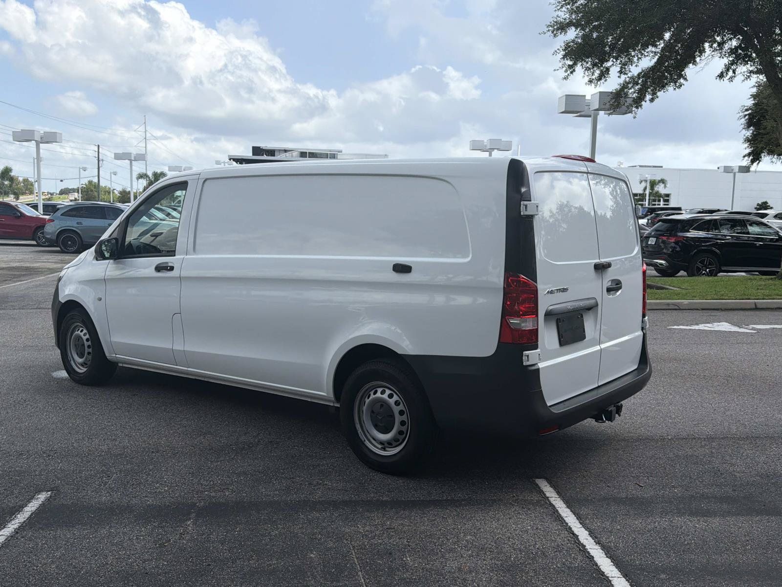 Used 2023 Mercedes-Benz Metris image 10