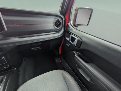 Used 2025 Jeep Wrangler Unlimited Rubicon image 26