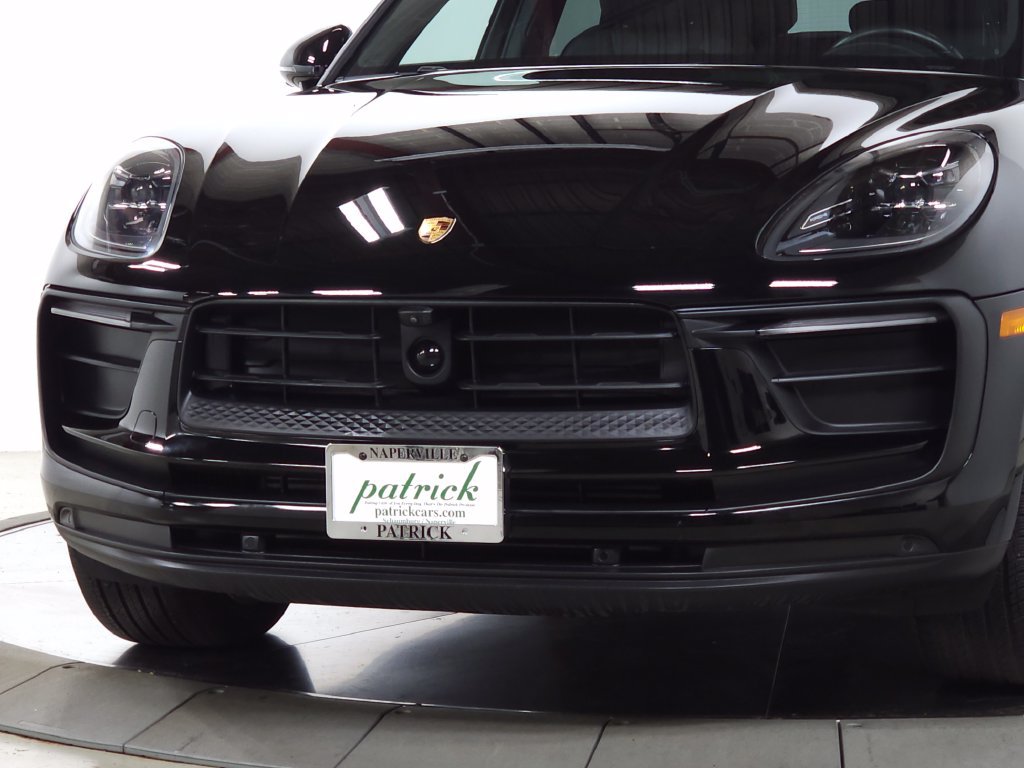 Used 2024 Porsche Macan AWD/4WD image 13