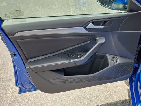 Used 2024 Volkswagen Jetta SE w/ Panoramic Sunroof Package FWD image 16