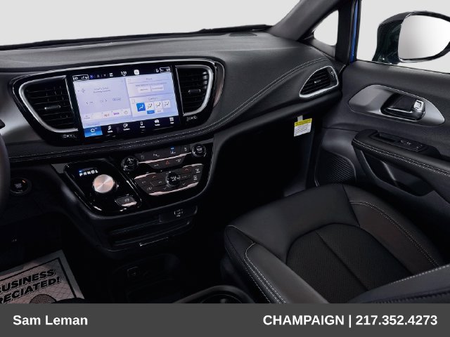 New 2027 Chrysler Pacifica Select FWD image 21