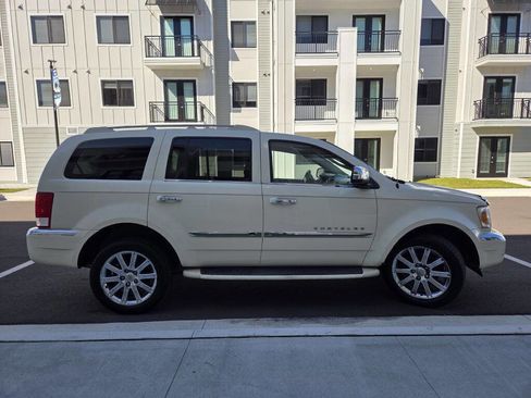 Used 2007 Chrysler Aspen Limited image 5