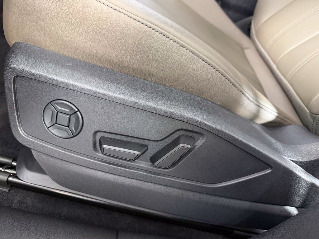 Used 2025 Audi Q5 Premium Plus AWD/4WD image 24