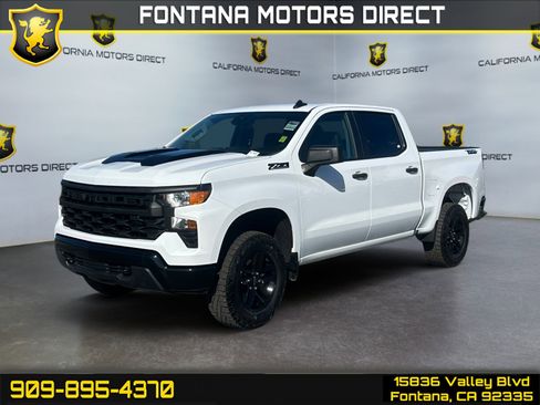 Used 2025 Chevrolet Silverado 1500 Custom Trail Boss w/ Dark Appearance Package image 1