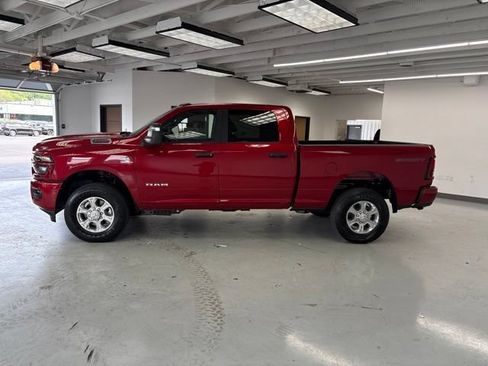 New 2026 RAM 2500 Big Horn AWD/4WD image 4