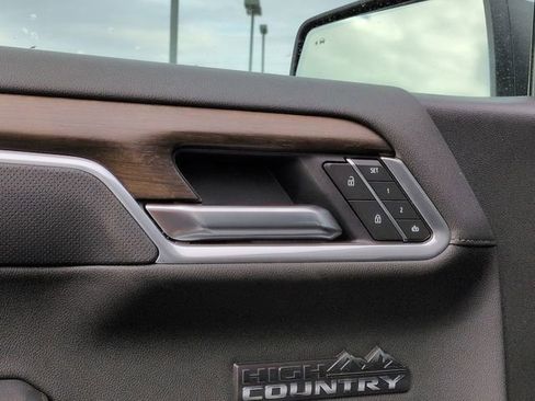 New 2026 Chevrolet Silverado 1500 High Country w/ High Country Premium Package AWD/4WD image 22