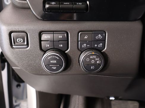 Used 2025 Chevrolet Silverado 1500 ZR2 w/ Technology Package AWD/4WD image 10