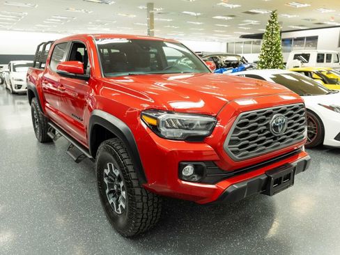 Used 2023 Toyota Tacoma TRD Off-Road w/ Advanced Technology Package image 4
