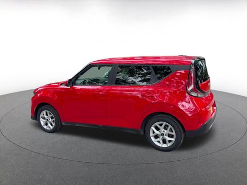 Used 2025 Kia Soul LX w/ LX Technology Package FWD image 10