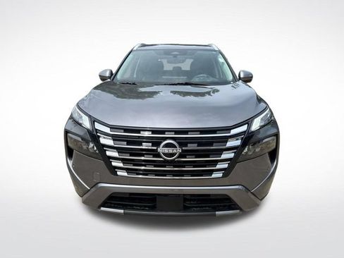 Used 2025 Nissan Rogue SL FWD image 2