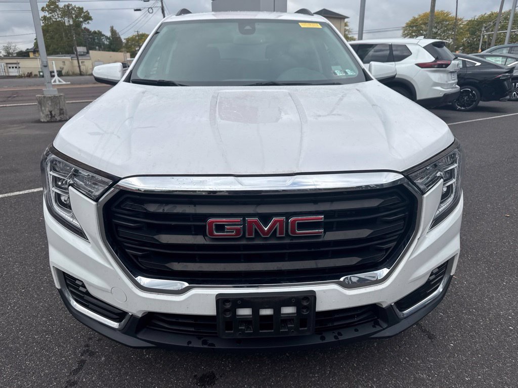 Used 2023 GMC Terrain SLE w/ Driver Convenience Package AWD/4WD image 3