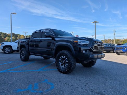 Used 2023 Toyota Tacoma TRD Off-Road image 7