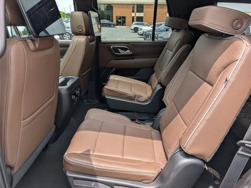 Used 2023 Chevrolet Tahoe High Country w/ Advanced Technology Package AWD/4WD image 19