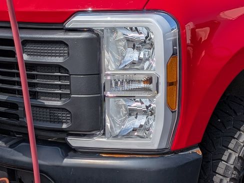 Used 2023 Ford F350 XL w/ FX4 Off-Road Package AWD/4WD image 11