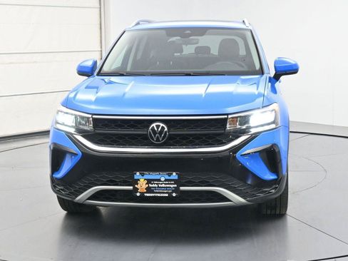 Used 2023 Volkswagen Taos SE w/ Panoramic Sunroof Package AWD/4WD image 28