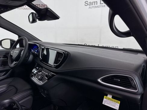 New 2026 Chrysler Pacifica Select image 28