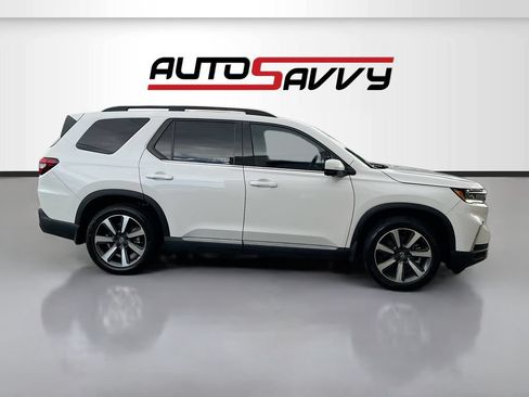 Used 2025 Honda Pilot Elite image 8