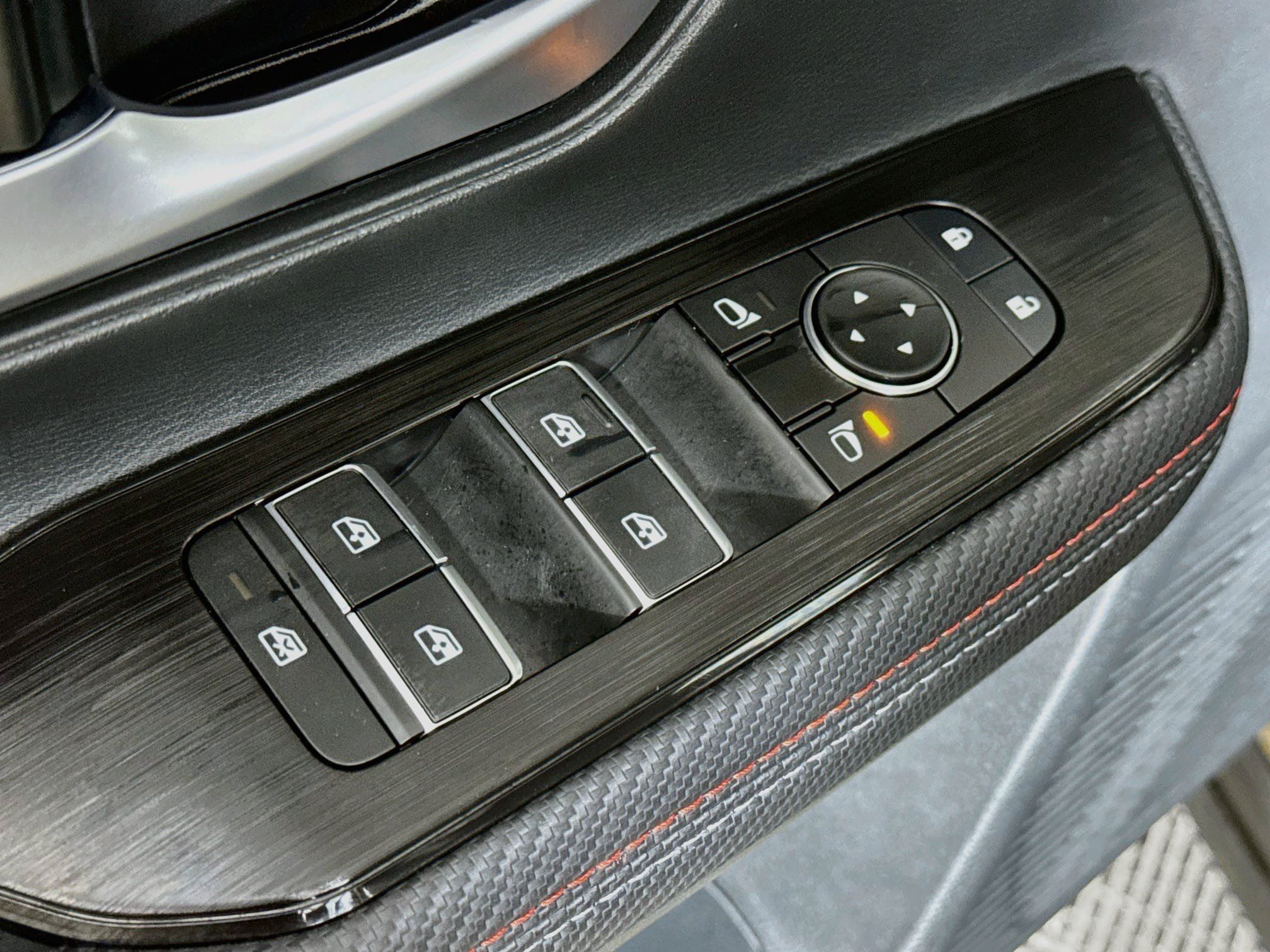 Used 2026 Nissan Kicks SR w/ SR Premium Package FWD image 21